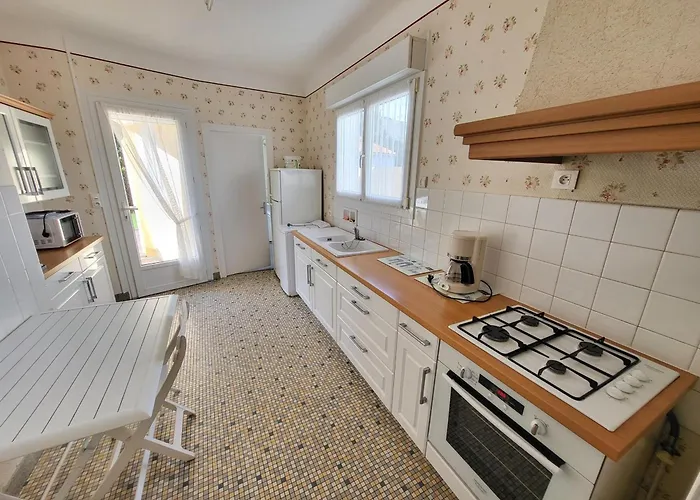 T3 Avec Jardin Clos A 700m De La Et Commerces - Fr-1-92-768 * لي سابلِ دولونْ