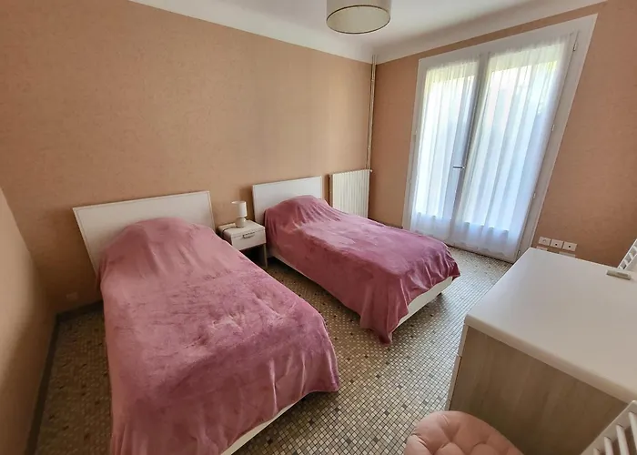 T3 Avec Jardin Clos A 700m De La Et Commerces - Fr-1-92-768 * لي سابلِ دولونْ