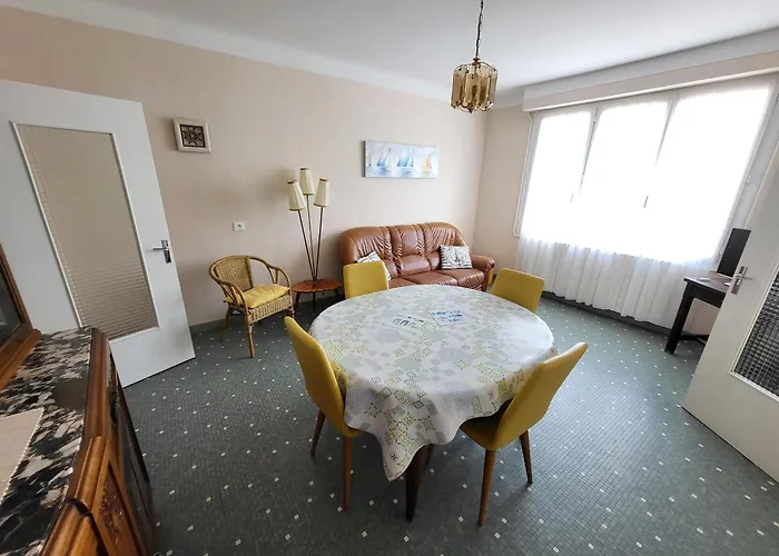 T3 Avec Jardin Clos A 700m De La Et Commerces - Fr-1-92-768 * لي سابلِ دولونْ