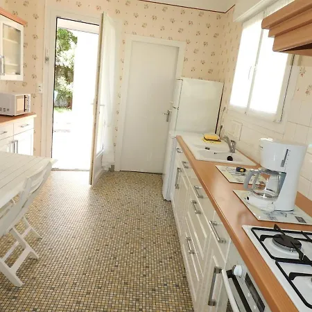 T3 Avec Jardin Clos A 700m De La Et Commerces - Fr-1-92-768