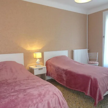 T3 Avec Jardin Clos A 700m De La Et Commerces - Fr-1-92-768 *