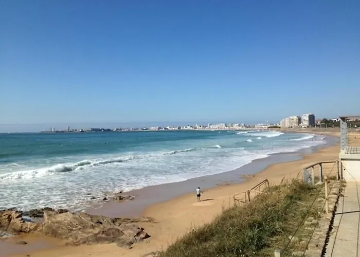 T3 Avec Jardin Clos à 700m De La Et Commerces - Fr-1-92-768 *