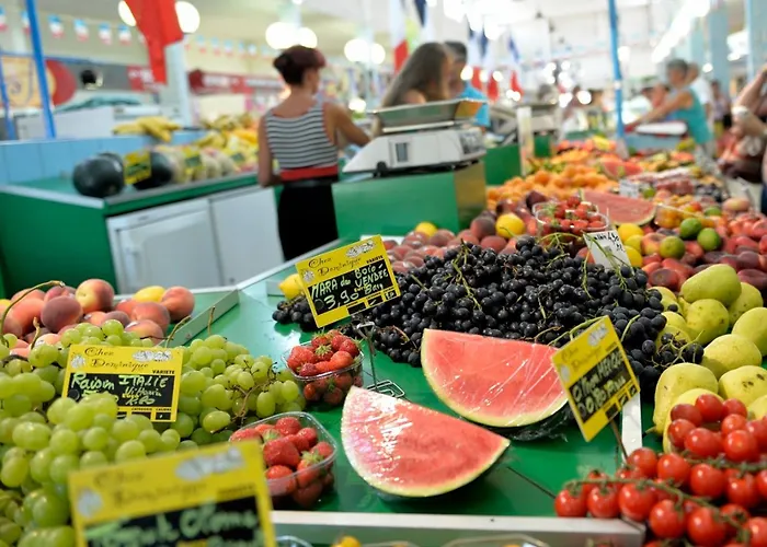 T3 Avec Jardin Clos à 700m De La Et Commerces - Fr-1-92-768 *